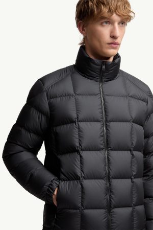 Eglise Square-Quilted Hooded Short Down Jacket
