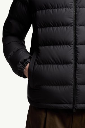 Laveraet Hooded Short Down Jacket