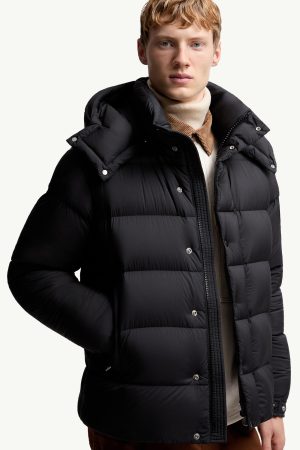 Moncler Maya 70 Hooded Short Down Jacket