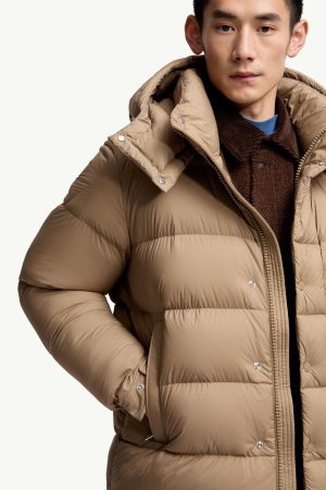Moncler Maya 70 Hooded Short Down Jacket