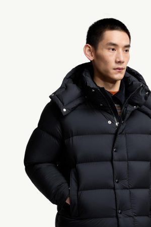 Moncler Maya 70 Hooded Short Down Jacket