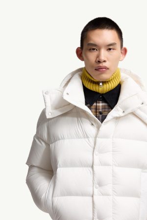 Moncler Maya 70 Hooded Short Down Jacket